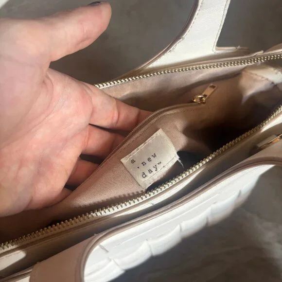 A New Day White Handbag - Picture 2 of 2